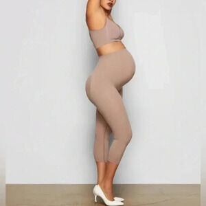 SKIMS Maternity Sculpting Short Below the Knee Tight XXS/XS SH-LEG-0149 NWOT